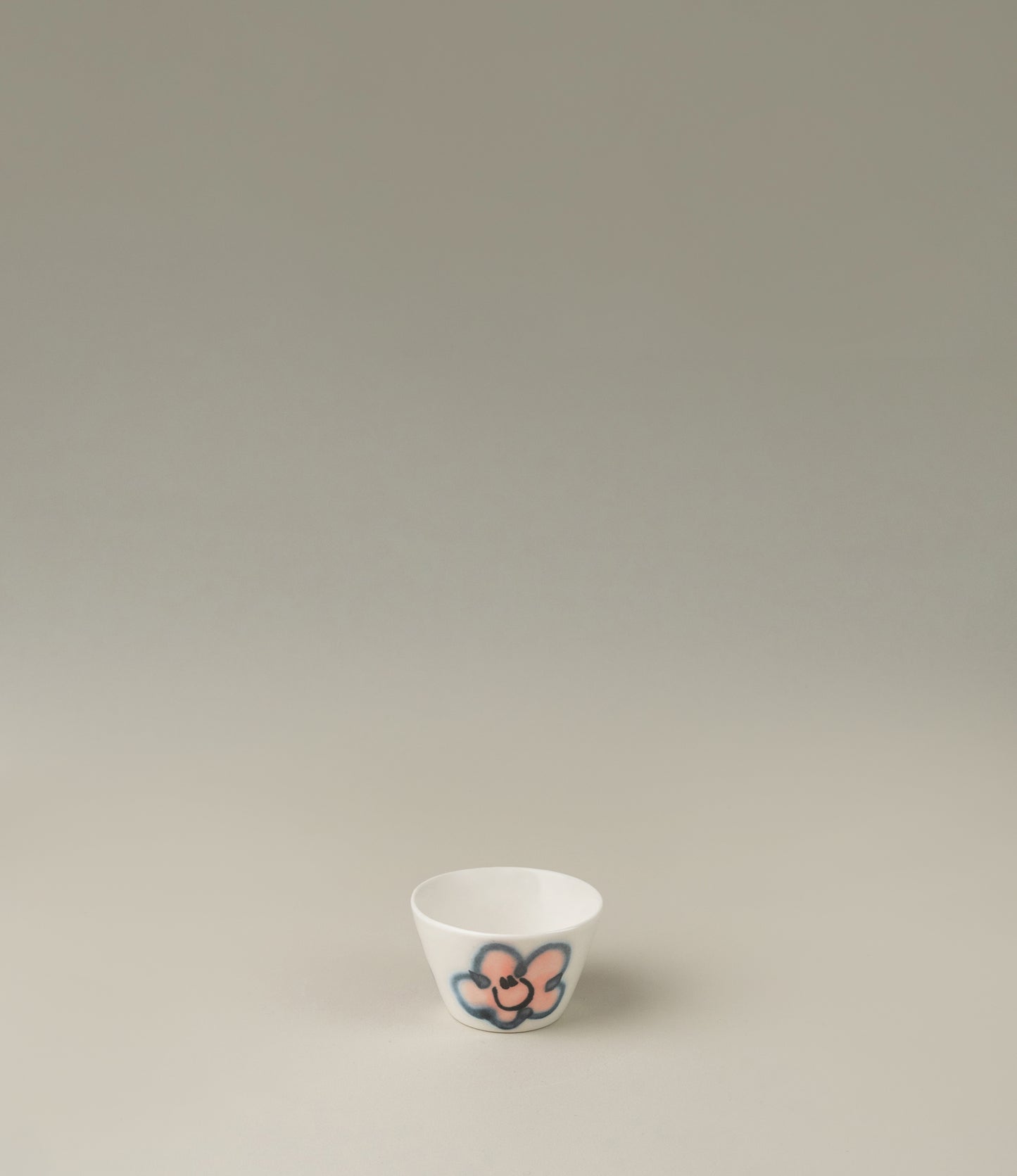 Super Cup Kawaii is the perfect maximalist espresso cup. Spice up your barista station with the cute peach flower pattern.